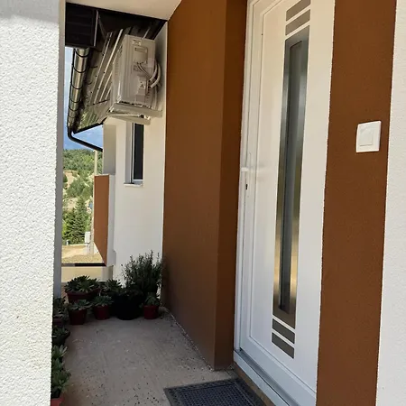 Sasina Kuca Tatil Evi *