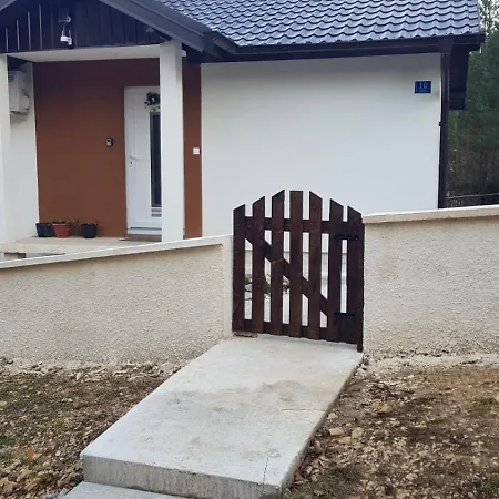 Vikendica Sasina Kuca